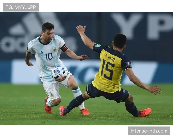 阿根廷队战术解析:灵活布局与精准配合掌控比赛节奏 阿根廷队战术解析:灵活布局与精准配合掌控比赛节奏